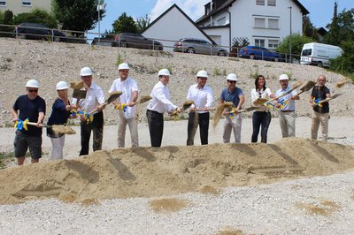 Symbolischer erster Spatenstich für die neue Wohnanlage an der Kellerstraße.