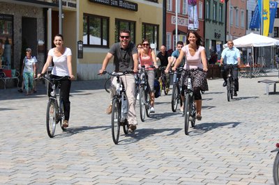 Beim Stadtradeln 2017 vom 8. bis 28. Juli können Einzelpersonen und Gruppen Kilometer sammeln – so wie das Team der Stadtverwaltung.