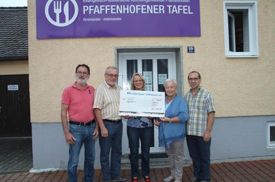 v.l.n.r: A. Lohwasser (VdK), E. Schlotter (Förderverein Tafel), P. Eidenberger (Tafelleitung), E. Lüth (VdK) und A. Heigl (VdK)