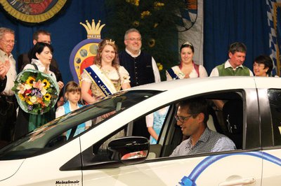 Sebastian Brandmayr fährt den königlichen Dienstwagen vor
