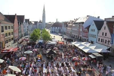 Bei der Internationalen Nacht 2015 war viel los auf dem Hauptplatz.