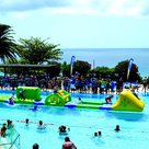 Verschiedene Wasserspielgeräte, wie der Aquatrack, versprechen viel Spaß bei der Pool-Party am 29. Juli im Pfaffenhofener Freibad.