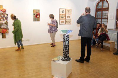 Blick in die Mosaik-Ausstellung "Fragment" in der Städtischen Galerie