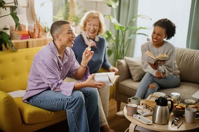 Frauen-Café: Kinder und Handys