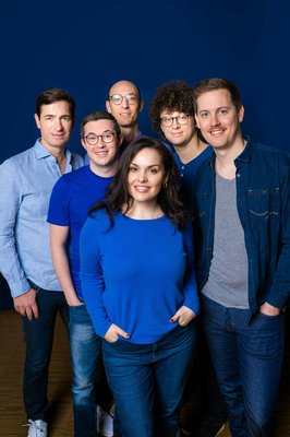 Singer Pur, das sind: Claire Elizabeth Craig, Christian Meister, Marcel Hubner, Manuel Warwitz, Jakob Steiner und Felix Meybier.