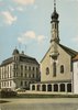 Außenansicht der Spitalkirche, links das Verwaltungsgebäude der Müller-Brauerei (Aufnahme um 1960)