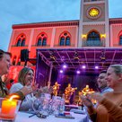 Beste Stimmung bei der Internationalen Nacht: Die Open-Air-Konzerte auf dem Hauptplatz sind immer wieder ein Publikumsmagnet.