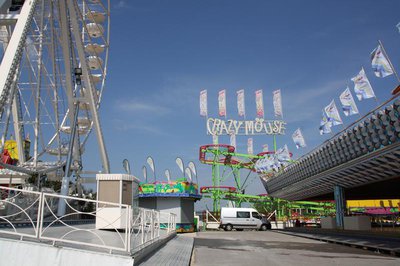 Die Höhepunkte des diesjährigen Volksfestes: Achterbahn "Crazy Mouse" und Riesenrad