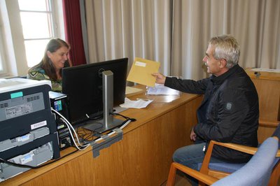 Im Wahlbüro im Pfaffenhofener Rathaus läuft die Briefwahl.