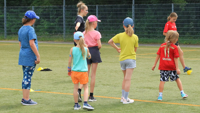 Fußballtraining für Mädchen im Ferienpass