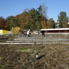 Auf dem Dach des Kinderhorts Don Bosco wird derzeit eine PV-Anlage installiert.