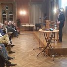 Bürgermeister Thomas Herker bei seinem Vortrag bei der Bürgerversammlung 2017