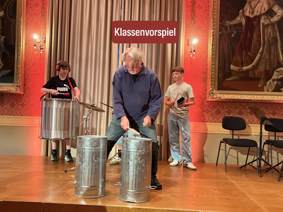 Städtische Musikschule: Wir trommeln auf
