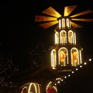 Die Glühwein-Pyramide ist ein schöner Blickfang auf dem diesjährigen Christkindlmarkt.