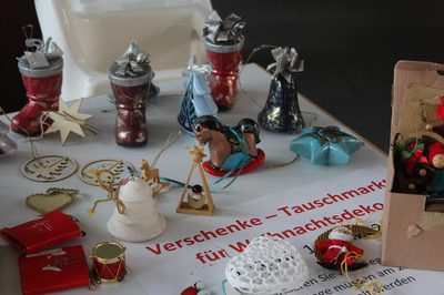 Adventsmarkt Verschenke/Tauschmarkt – einfach wegwerfen kann jeder