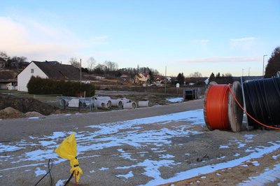 Im künftigen Wohngebiet Heißmanning-Weingartenfeld laufen bis zum Sommer noch die Erschließungsarbeiten. Wer hier ein Grundstück im Rahmen des Einheimischenmodells erwerben möchte, kann sich jetzt bewerben.