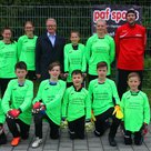 Die "Neueinsteiger" mit Sponsor Roland Bohlig (Volksbank Raiffeisenbank, Mitte) sowie den Trainern Robin Walther, Rainer Berg und Josef Schweiger (von links).