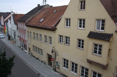 Der Altstadtbereich entlang der Frauenstraße wird überplant (vom alten Bauamt hinter dem Rathaus bis zur Bäckerei Breitner, Frauenstraße 12 bis 30).