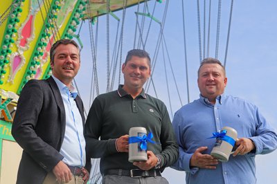 Ehrung der Volksfestjubilare:  Bürgermeister Thomas Herker, Andreas Thalkofer, André Kollmann (v.l.)