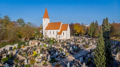 Friedhof Altenstadt in Pfaffenhofen, ein idyllischer Ort der Ruhe und Besinnung