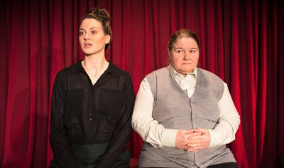 Maria Helgath und Adelheid Bräu (v.l.)