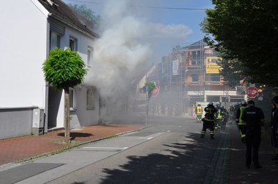 +++ AUSGEDEHNTER GEBÄUDEBRAND IN DER INNENSTADT +++