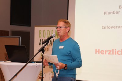 Zweiter Bürgermeister Roland Dörfler begrüßte die Akteure zur Veranstaltung Bioregional – planbar – bezahlbar – machbar