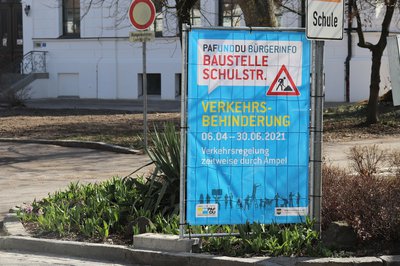 In der Schulstraße kommt es ab 6. April wegen mehrerer Baustellen zu Behinderungen.