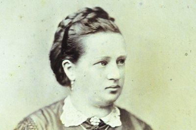 Die Notarsgattin Josepha Schreyer engagierte sich schon seit den 1860er Jahren für wohltätige Zwecke (um 1870).