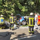 +++ Schwerer Verkehrsunfall mit mehreren Verletzten +++
