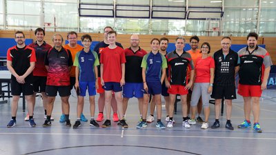Die fleißigen Trainingsteilnehmer/innen mit dem Trainierteam von tt-xpert.de