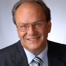 Portraitfoto von Altbürgermeister Hans Prechter