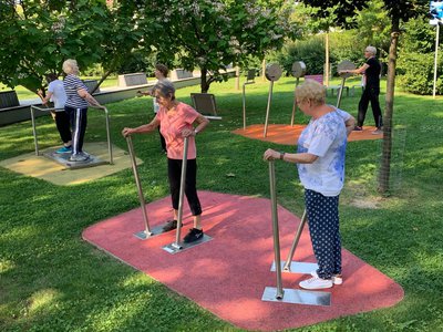 Das Zirkeltraining im Bürgerpark macht Spaß und hält fit.