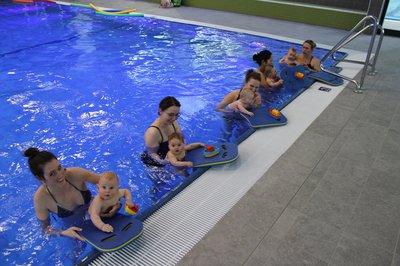 Babyschwimmkurse im Gerolsbad