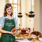 Mit saisonalen Naturmaterialien lassen sich die Eier ganz einfach einfärben.