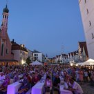 Das Sommer-Open-Air, ein Highlight des Kultursommers, lockte hunderte Besucher auf den Oberen Hauptplatz. 