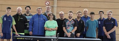 Die Teilnehmerinnen und Teilnehmer des Tischtennis-Trainingslagers Anfang September