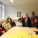 Der Offene Erzählkreis trifft sich regelmäßig im Seniorenbüro am Hofberg.

