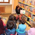 Am internationalen Tag der Muttersprache 2017 lauschten etliche Kinder in der Stadtbücherei den Geschichten in verschiedenen Sprachen.