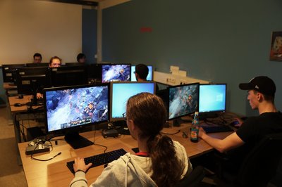 Beim Gaming-Event im Hackerspace letzten November traten die Teilnehmenden im Spiel „League of Legends“ gegeneinander an. 