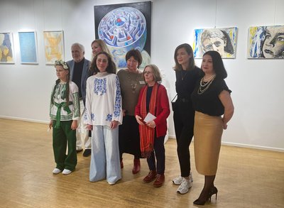 v. l.: Kulturreferent Reinhard Haiplik, Iryna Fedorenko, Tanja Borushko, Natalia Žurakowska, Kuratorin Carine Raskin-Sander, Nataliya Borushchak, Lyudmyla Storozhenko 