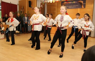 Absoluter Höhepunkt bei den diesjährigen Aktivitäten des Internationalen Kulturvereins Pfaffenhofen war im Juni das Vereinsfest zum 15-jährigen Bestehen, und da präsentierte die neue ukrainische Ländergruppe auch ihre Kindertanzgruppe. 