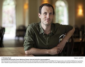 Christopher Kloeble.jpg
