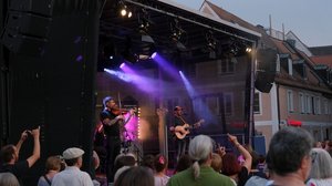 Bühne mit Lichtern - Django3000