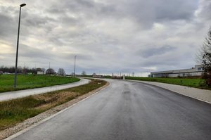 Ansicht der neu erschloßenen Posthofstraße im Gewebegebiet.