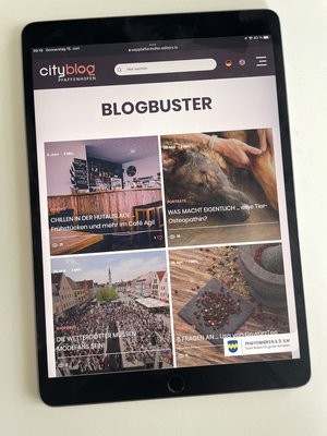 iPad auf dem der Cityblog im Internet geöffnet ist.